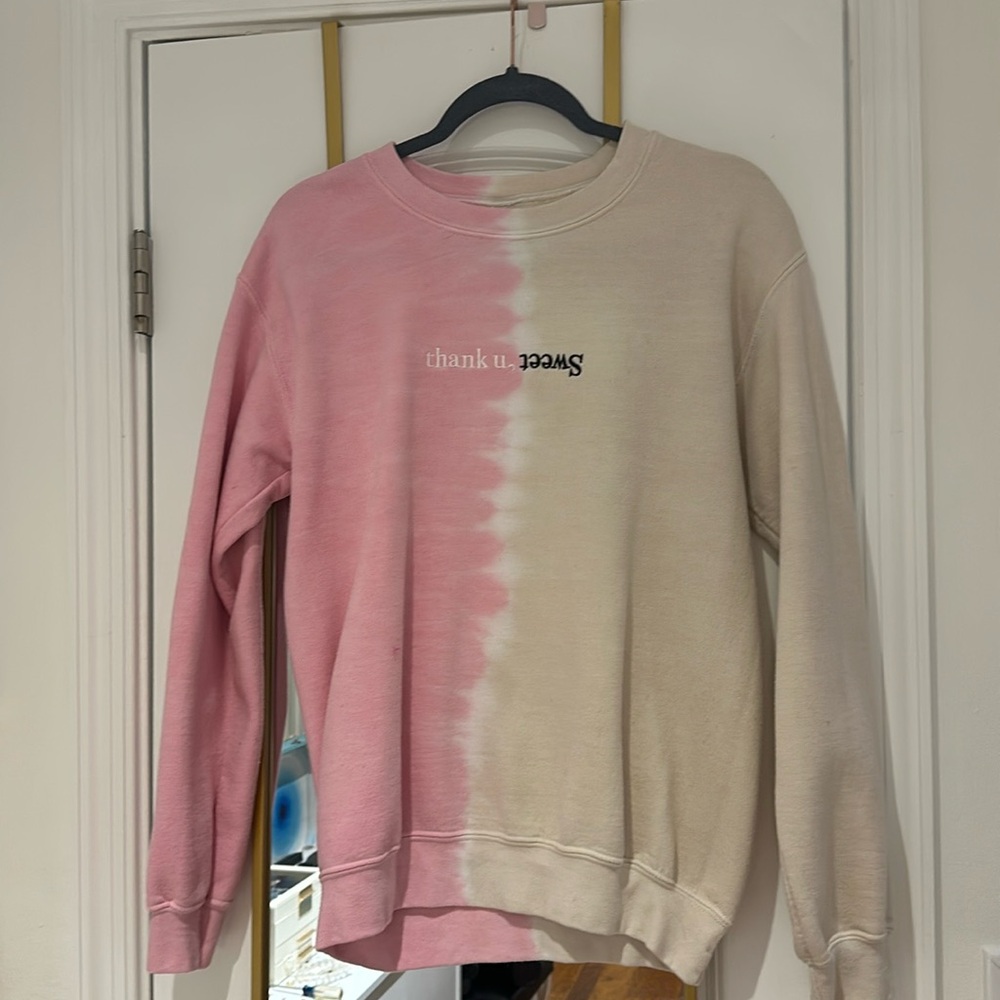 Ariana Grande Sweetner Tour sweat shirt